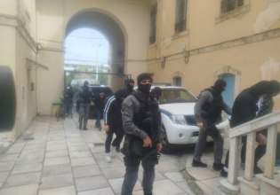 Χανιά: Ελεύθεροι με περιοριστικούς όρους οι έξι κατηγορούμενοι για ομαδικό βιασμό 17χρονης