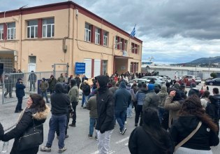 Λέσβος: Κτηνοτρόφοι απέκλεισαν το λιμάνι της Μυτιλήνης