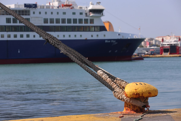 Μηχανική βλάβη εν πλω σε πλοίο – Έδεσε στην Ηγουμενίτσα