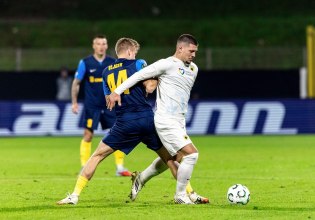 «Στην πόρτα της εξόδου ο προπονητής της Τσέλιε»