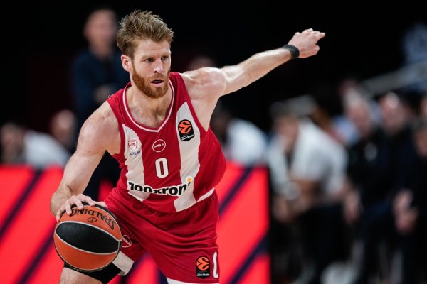 Οριστικό: Χωρίς Γουόκαπ, Λαρεντζάκη ο Ολυμπιακός στη Γαλλία – Μέσα ο Βεζένκοφ και ο Μόρις