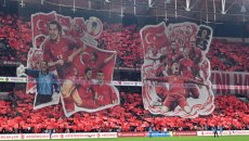 Τουρκία: Οι οπαδοί ανέβασαν πανό κόντρα στη Ρουμανία χωρίς τον κορυφαίο παίκτη της ιστορίας της χώρας