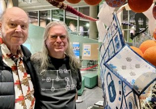 Βραβείο Τούρινγκ: Στους πρωτεργάτες της κβαντικής τεχνολογίας το φετινό «Νόμπελ των Υπολογιστών»