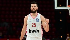 Να «αγκαλιάσει» την τετράδα και το πλεονέκτημα έδρας θέλει ο Ολυμπιακός στο Παρίσι