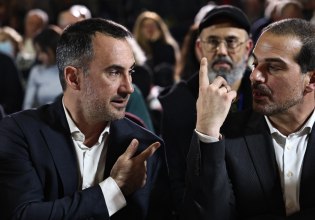 Για την επόμενη εβδομάδα η παραίτηση Χαρίτση – Σύμπνοια με Σακελλαρίδη – Στο επίκεντρο η κοινοβουλευτική ομάδα