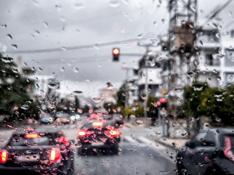 Καιρός: Ξεκίνησε η επέλαση της «Deborah» – Δείτε live την πορεία της κακοκαιρίας