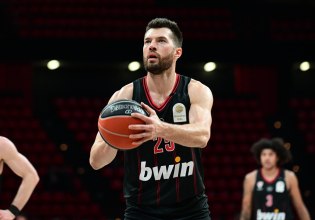 Τα εξαιρετικά νούμερα του Άλεκ Πίτερς – Τι κάνει ο φόργουορντ του Ολυμπιακού στην GBL (vid)