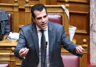 Ο παρακολουθούμενος Πλεύρης δεν βλέπει εμπλοκή της κυβέρνησης στο Predator, παρά τους ισχυρισμούς Ντίλιαν