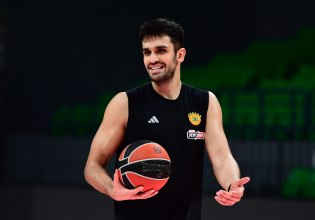 Στο NBA και στους Γκόλντεν Στέιτ Γουόριορς ο Γιούρτσεβεν (pic)