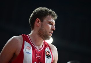 Βεζένκοφ: «Είναι πολύ καλός προπονητής, αλλά εγώ δεν θα τον χαιρετούσα»