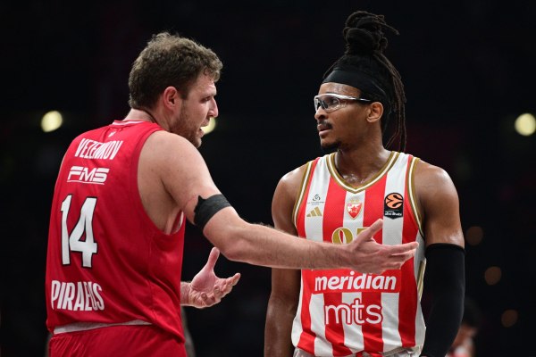 Μονέκε για Βεζένκοφ: «Ο Σάσα είναι καλύτερος από εμένα»