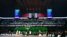 Ο Παναθηναϊκός κατέβασε το λάβαρο του Μποντιρόγκα από το ΟΑΚΑ μετά την ήττα από τον Ολυμπιακό