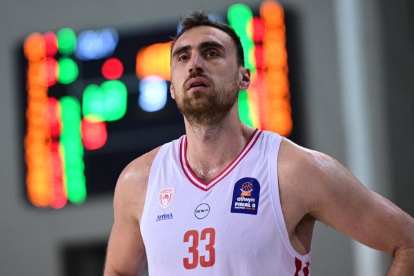 Ολυμπιακός: Επέστρεψε στις προπονήσεις ο Μιλουτίνοφ – Ατομικό για Βεζένκοφ