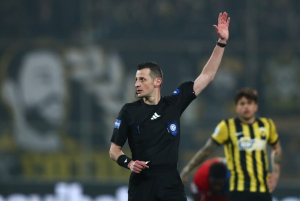 Βράζει ο Βόλος με τον Τσιμεντερίδη, για επιθετικό φάουλ στο 2-2 (pic)