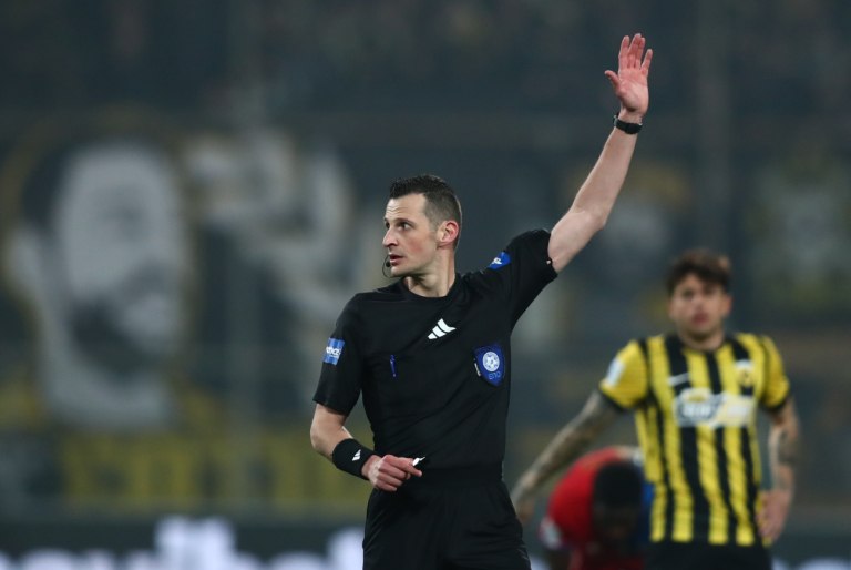 Βράζει ο Βόλος με τον Τσιμεντερίδη, για επιθετικό φάουλ στο 2-2 (pic)