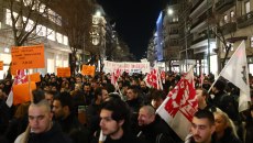 Αντιπολεμική διαδήλωση στη Θεσσαλονίκη – Φώναξαν συνθήματα κατά ΝΑΤΟ, ΗΠΑ και Ισραήλ