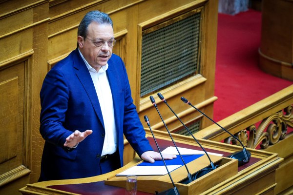 Φάμελλος: Η Ελλάδα να καταδικάσει την επίθεση στο Ιράν – Να συγκληθεί σήμερα συμβούλιο πολιτικών αρχηγών