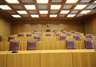 ΣτΕ: Συνταγματικός ο γάμος των ομόφυλων ζευγαριών και το δικαίωμα στην υιοθεσία ανηλίκου