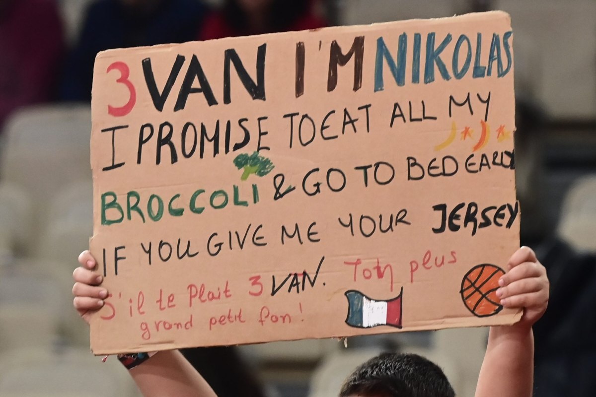 «Εβάν, θα τρώω όλο το μπρόκολο μου» – Το απίθανο πανό για τον Φουρνιέ από μικρό φίλο του Ολυμπιακού (pic)