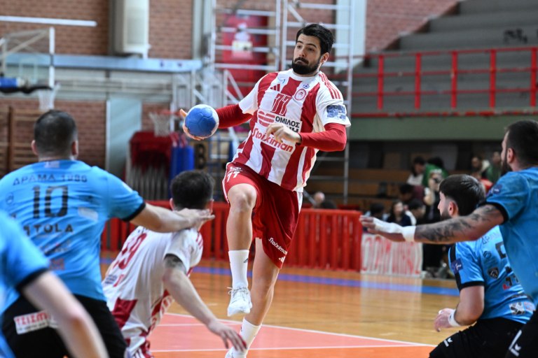 Ολυμπιακός – Δράμα 40-28: Αγκαλιά με το πλεονέκτημα έδρας στα πλέι-οφ οι «ερυθρόλευκοι»