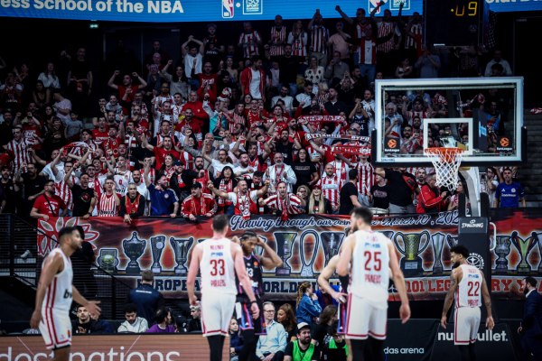 Η παρακάμερα της ΚΑΕ Ολυμπιακός από το ματς με την Παρί (vid)