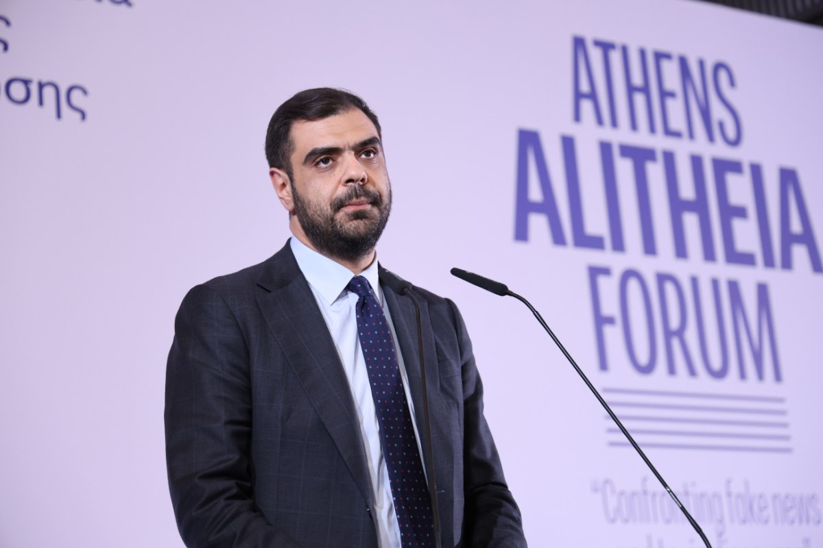 Μισές εξηγήσεις από Μαρινάκη στη Βουλή για το Athens Alitheia Forum