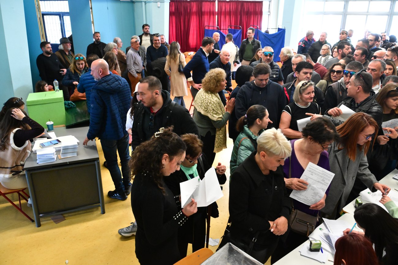 Σε εξέλιξη οι εσωκομματικές εκλογές στο ΠΑΣΟΚ για το συνέδριο – Τα πρώτα μηνύματα