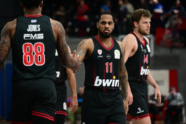 Ολυμπιακός: Με Μόρις και Χολ στο ντέρμπι με τον Παναθηναϊκό