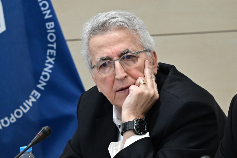 Συνέχιση της έρευνας και μη αρχειοθέτηση της υπόθεσης Παναγόπουλου για το πόθεν έσχες ζητεί ο εισαγγελέας