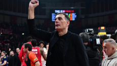 Ο Ολυμπιακός κέρδισε την «παρτίδα» στο ΟΑΚΑ και ο Μπαρτζώκας «κέρδισε» δυο παίκτες