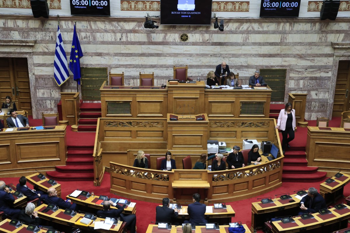 Τέλος στις βιντεοσκοπήσεις στη Βουλή βάζει ο Κακλαμάνης