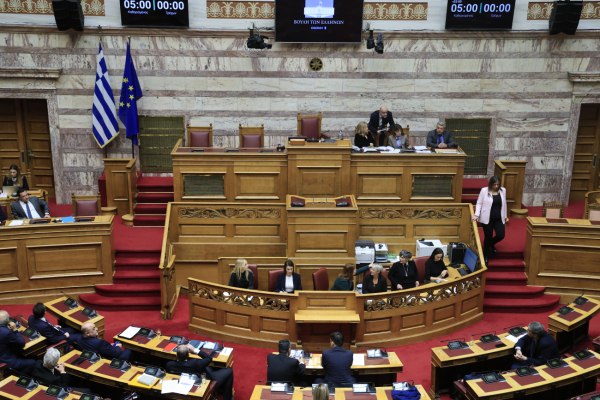 Τέλος στις βιντεοσκοπήσεις στη Βουλή βάζει ο Κακλαμάνης