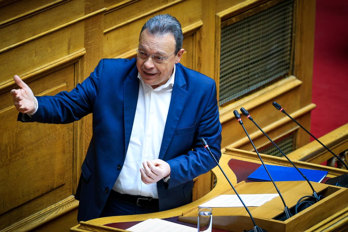 Φάμελλος: Καμία εμπλοκή της Ελλάδας στον πόλεμο των Τραμπ – Νετανιάχου