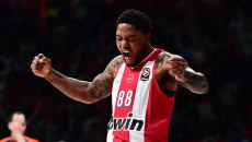 Άπαιχτος με την μπάλα στο «πέντε»