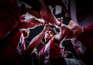 Η παρακάμερα της ΚΑΕ Ολυμπιακός από το ματς με τη Μπασκόνια (vid)