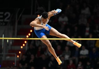 Τεράστιος Καραλής: Ασημένιος στο Παγκόσμιο Κλειστού Στίβου του Τορούν (vid)