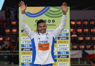 Τορούν 2026: Η απονομή του ασημένιου μεταλλίου στον Καραλή (vid)