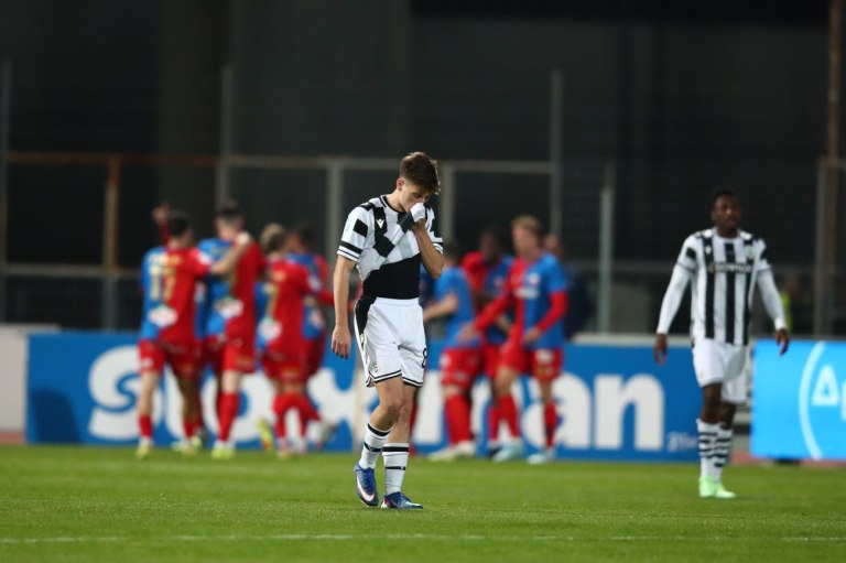 Βόλος – ΠΑΟΚ 2-1: Ήττα – σοκ στο Πανθεσσαλικό για τους Ασπρόμαυρους (vid)