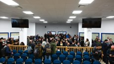 Αποκάλυψη: Πώς έφτασε να κοστίσει πάνω από 1,6 εκατ. ευρώ η αίθουσα της δίκης των Τεμπών