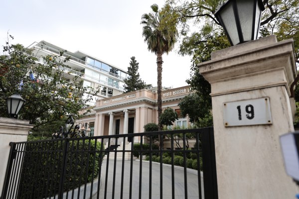 Στην αυλή του Μαξίμου οι υποκλοπές, «δείχνει» ξανά την κυβέρνηση ο Ντίλιαν – Τα αναπάντητα ερωτήματα