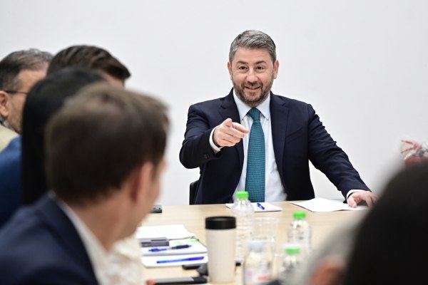 Ανδρουλάκης: Δεν αξίζει στον λαό το διεφθαρμένο σύστημα εξουσίας του Μαξίμου – Οι μάσκες έπεσαν