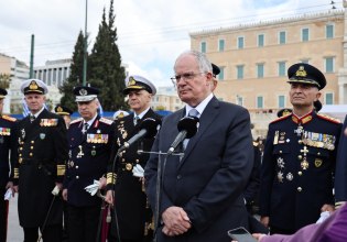 Το διπλό λάθος Τασούλα μετά την παρέλαση – «Να το πω από την αρχή;» και το… 1981