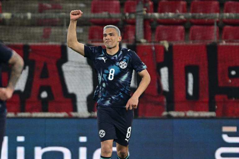 Η Παραγουάη έκανε το 1-0 με απευθείας εκτέλεση φάουλ του Γκόμες (vid)