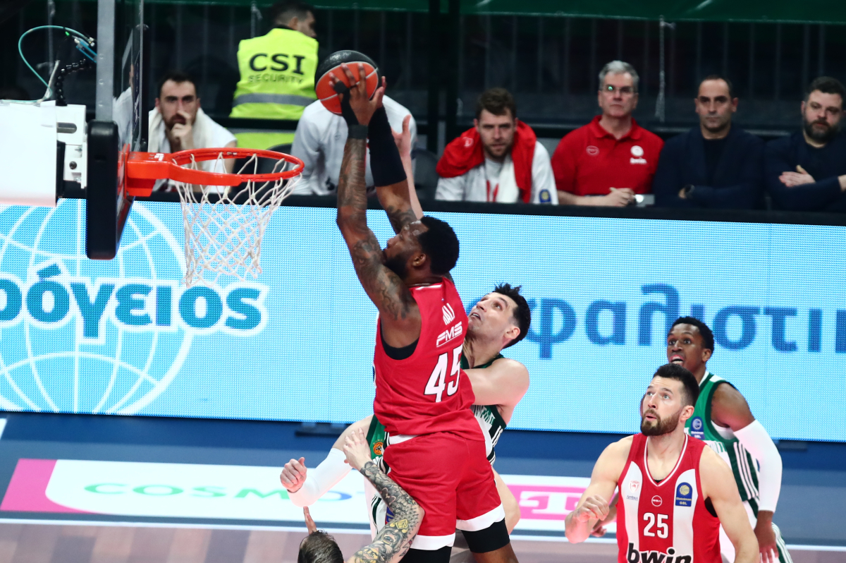 Ο Χολ έκανε «πάρτι» στο ΟΑΚΑ