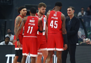 Μπαρτζώκας: «Παιδιά που δεν είχαν μεγάλη συμμετοχή, όπως ο Λαρεντζάκης, βοήθησαν σημαντικά» (vid)