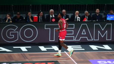 Ολυμπιακός: Πρόβλημα με τον Ταϊρίκ Τζόουνς, θα υποβληθεί σε εξετάσεις (vid)