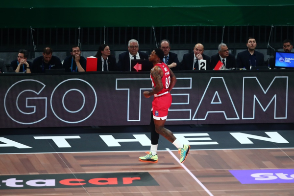 Ολυμπιακός: Πρόβλημα με τον Ταϊρίκ Τζόουνς, θα υποβληθεί σε εξετάσεις (vid)