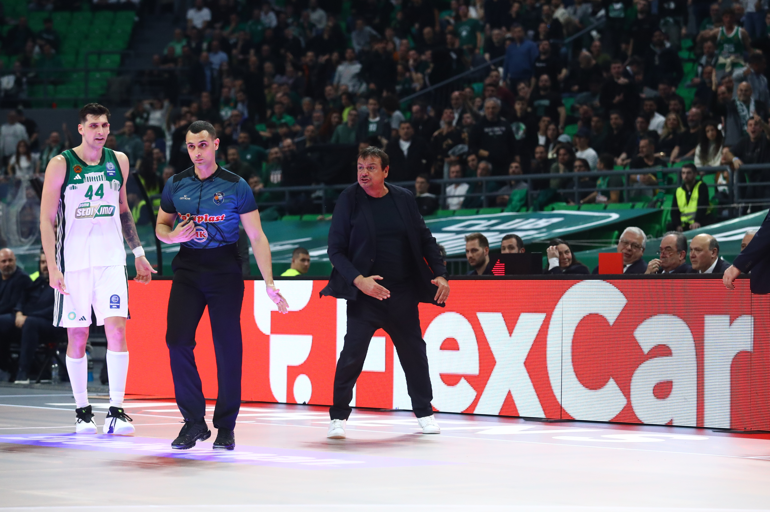 Ατάκα-φωτιά για τον Αταμάν: «Κλαίει πολύ, να γίνει καλύτερος προπονητής»