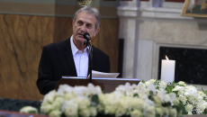 «Ήσουν γενναία, ανατρεπτική, και επίμονη μέχρι το τέλος» – Συγκίνηση με την επικήδειο του Γιώργου Νταλάρα για την Μαρινέλλα