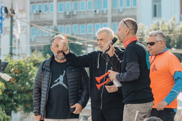 3.000 δρομείς «πλημμύρισαν» τον Πειραιά στον εμβληματικό αγώνα δρόμου της πόλης